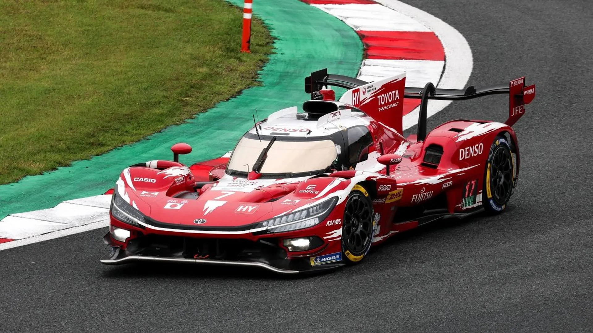 Toyota ovládla domácí vytrvalostní závod 6 hodin Fuji